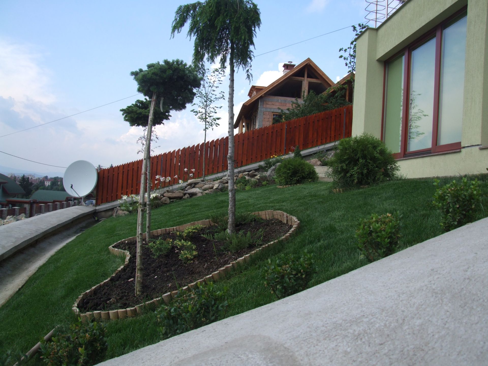 Grădină privată modernă – Miercurea Ciuc