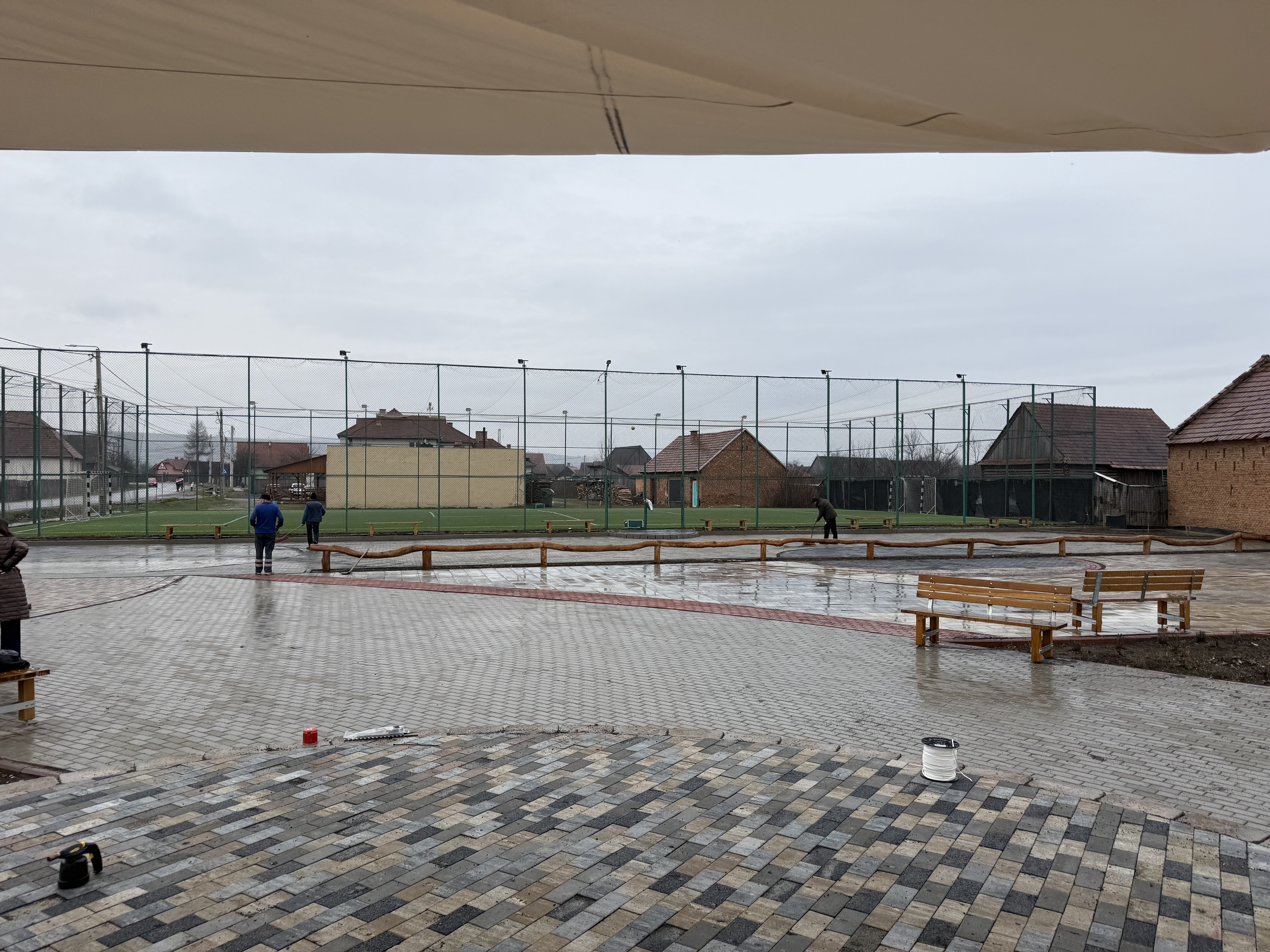Amenajare piață comunitară multifuncțională – Tomești